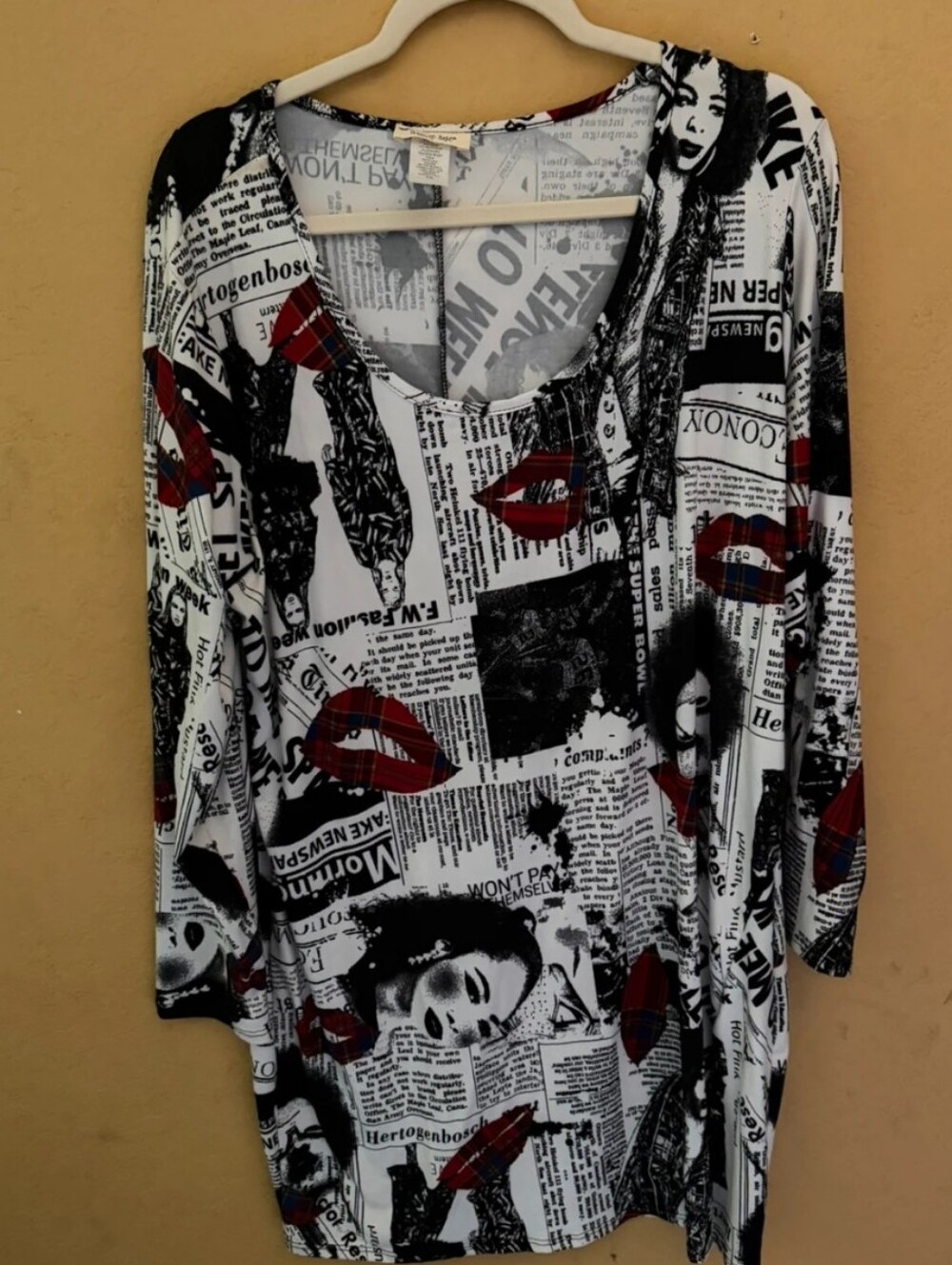 Newspaper Print Scoop Neck Tunic with Red Lip Accents